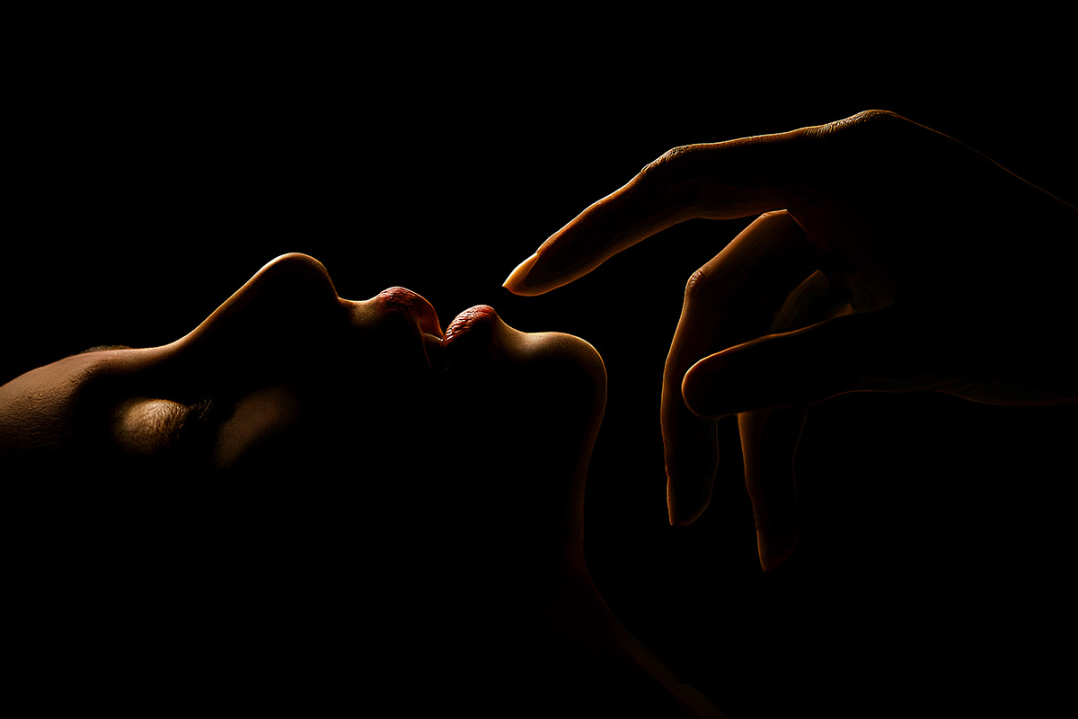 Schwarzweiß Aktfotografie Kunst - erotisches Porträt einer Frau sinnlich Fotokunst Wandbild